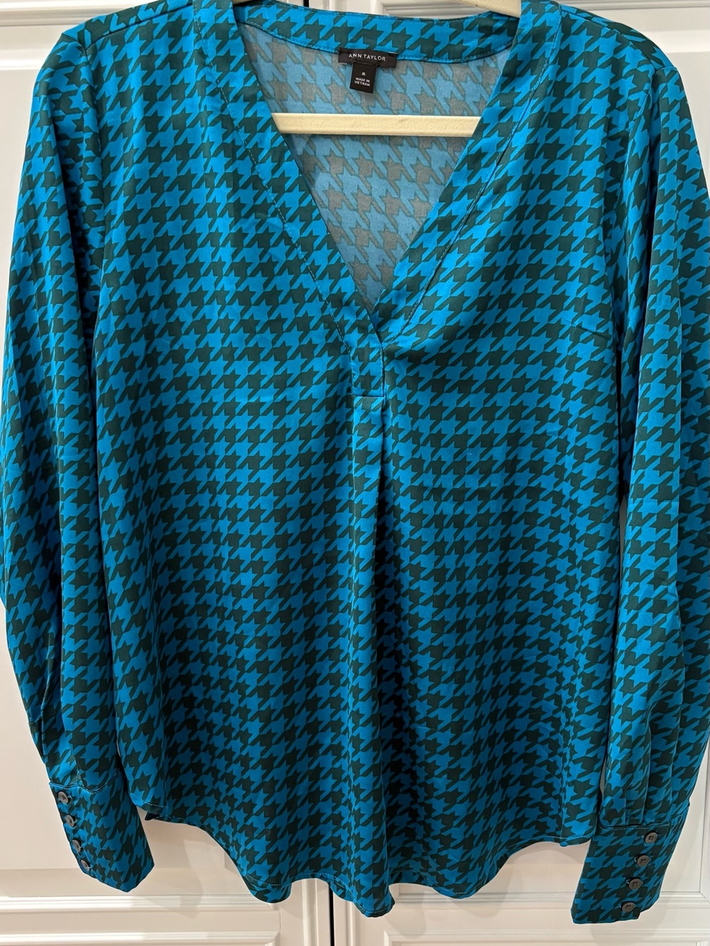 Ann Taylor Teal & Dark Green Houndstooth V-Neck Blouse